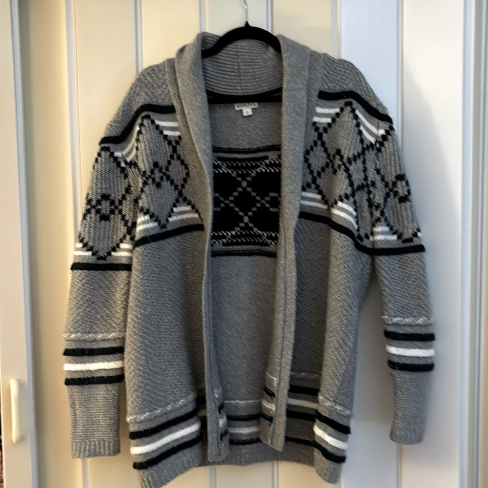 Merona women’s open cardigan with Aztec design size L